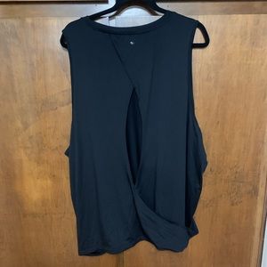Women’s Fabletics workout shirt. Size 3X.